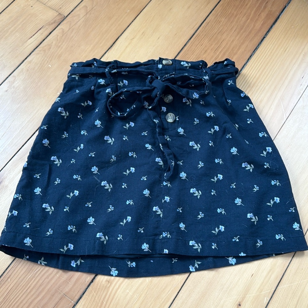 American Eagle floral skirt